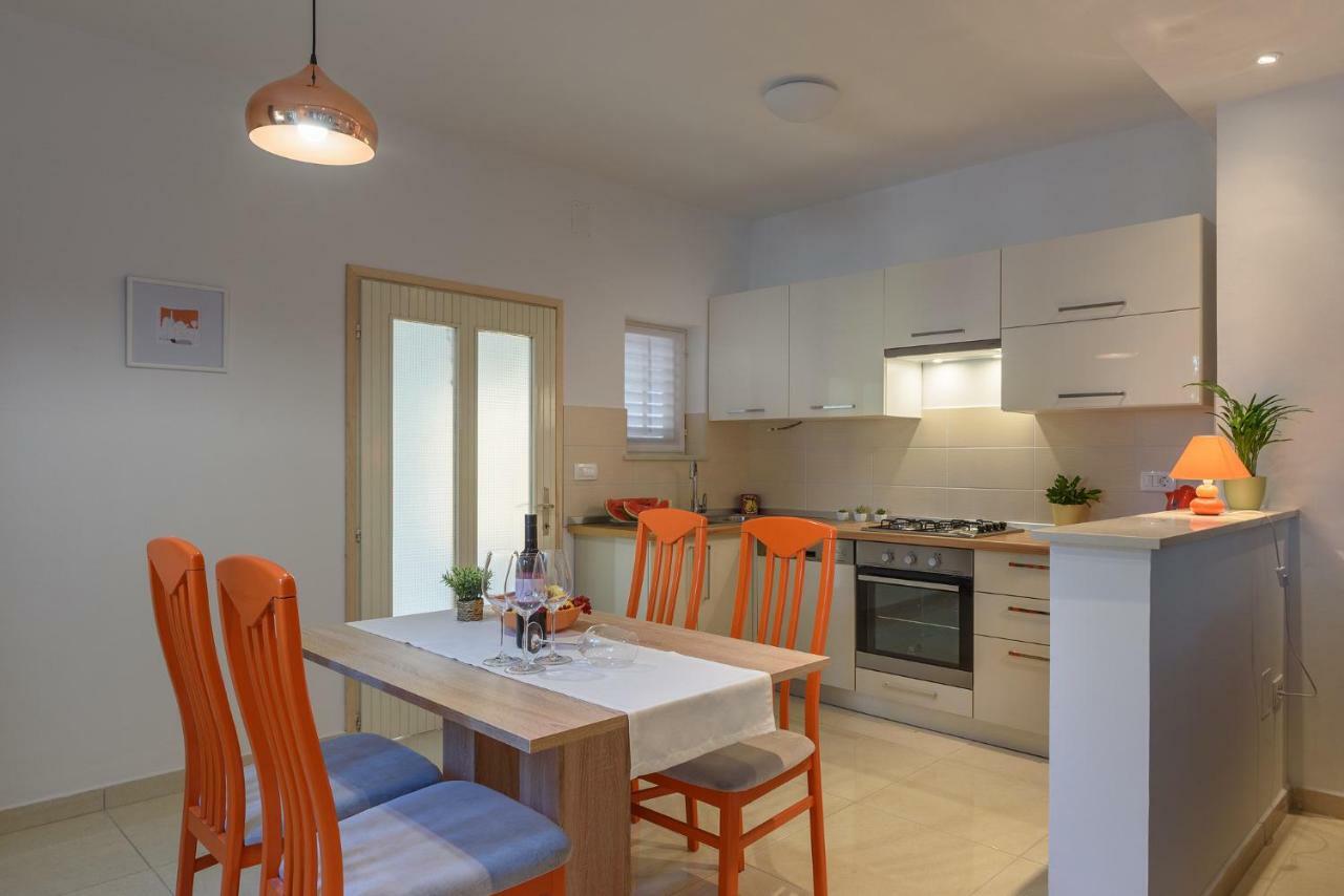 Apartment Perusko Pula Ngoại thất bức ảnh