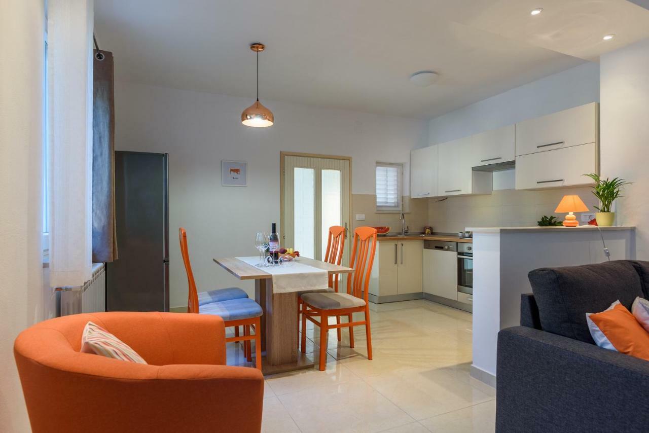 Apartment Perusko Pula Ngoại thất bức ảnh