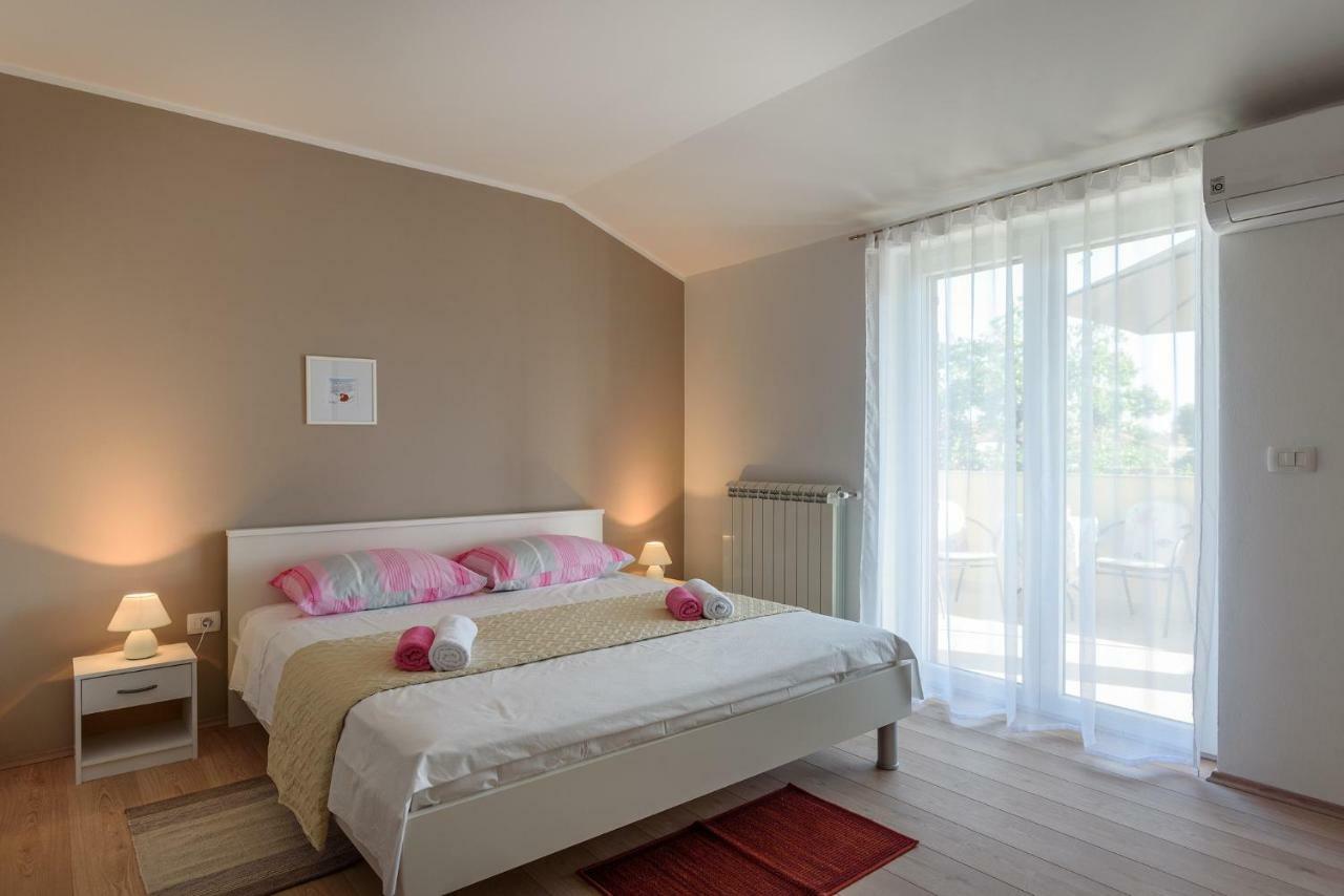 Apartment Perusko Pula Ngoại thất bức ảnh